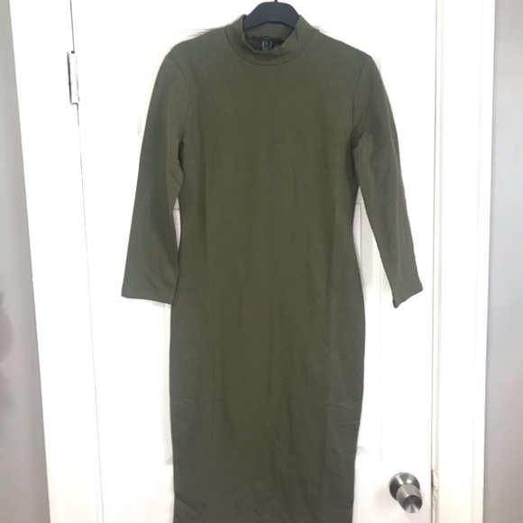 Tight fitting dress - Picture 1 of 2